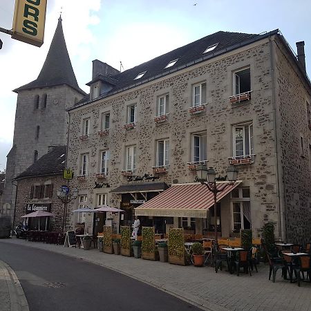 Hotel Le Saint Georges Riom-es-Montagnes Exterior photo