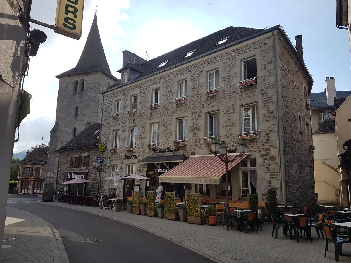 Hotel Le Saint Georges Riom-es-Montagnes Exterior photo