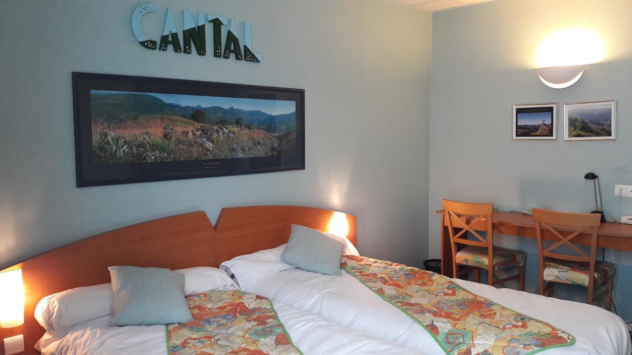 Hotel Le Saint Georges Riom-es-Montagnes Exterior photo
